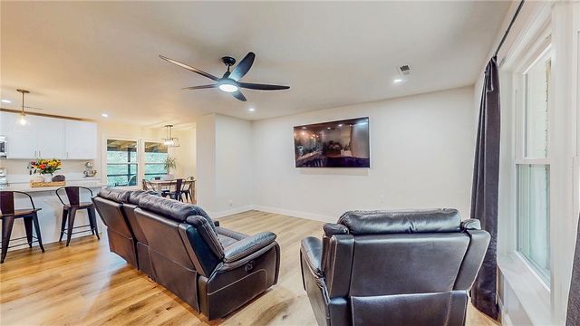 735 Brush Creek Road, Tontitown, AR 72762