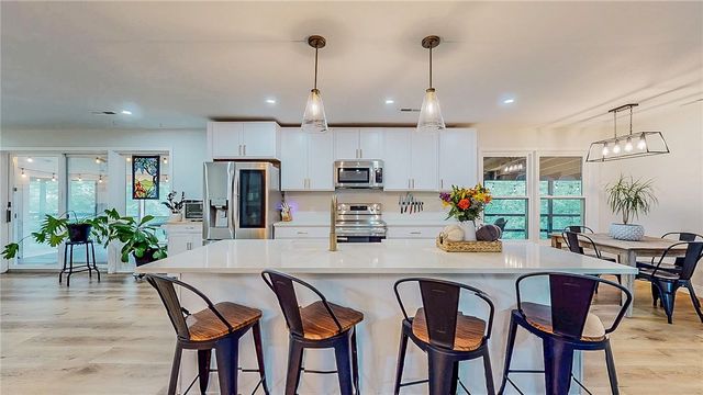 735 Brush Creek Road, Tontitown, AR 72762