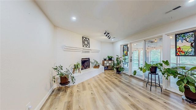 735 Brush Creek Road, Tontitown, AR 72762