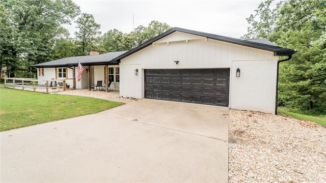 735 Brush Creek Road, Tontitown, AR 72762