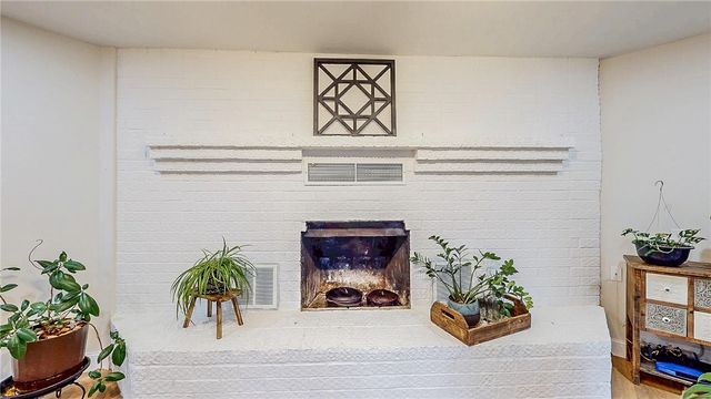 735 Brush Creek Road, Tontitown, AR 72762