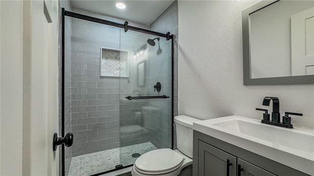 735 Brush Creek Road, Tontitown, AR 72762