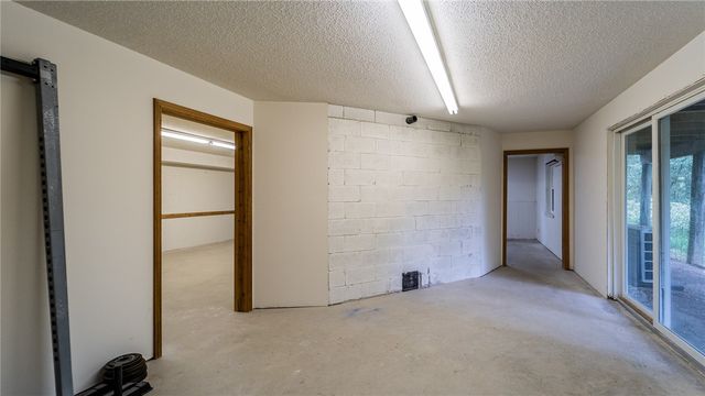 735 Brush Creek Road, Tontitown, AR 72762