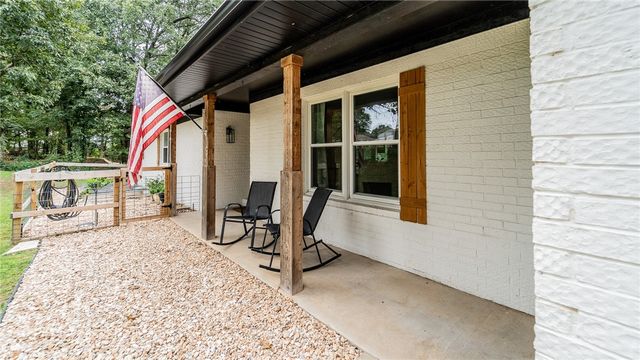 735 Brush Creek Road, Tontitown, AR 72762