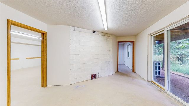 735 Brush Creek Road, Tontitown, AR 72762