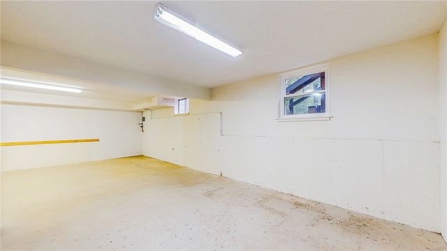 735 Brush Creek Road, Tontitown, AR 72762