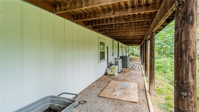 735 Brush Creek Road, Tontitown, AR 72762