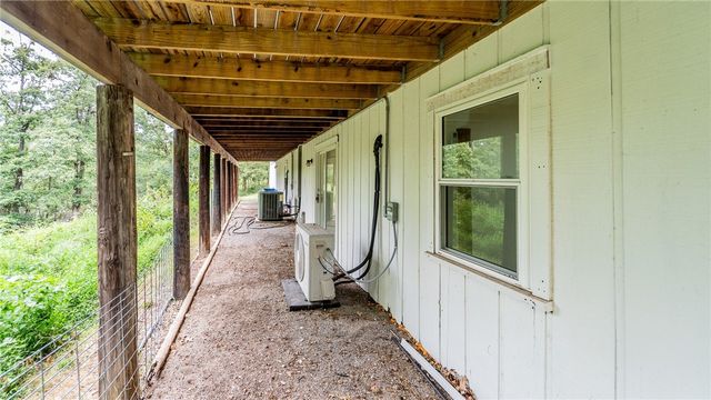 735 Brush Creek Road, Tontitown, AR 72762