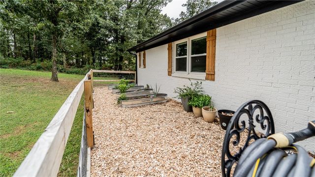 735 Brush Creek Road, Tontitown, AR 72762