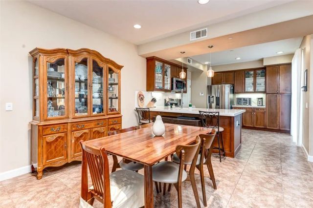 15220 Cambridge, Tustin, CA 92782