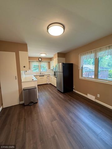 930 Laurel Avenue, Hudson, WI 54016