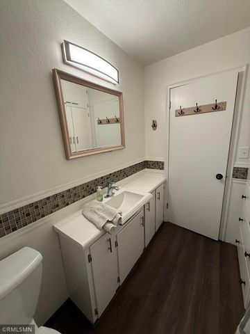 930 Laurel Avenue, Hudson, WI 54016