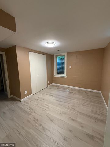930 Laurel Avenue, Hudson, WI 54016