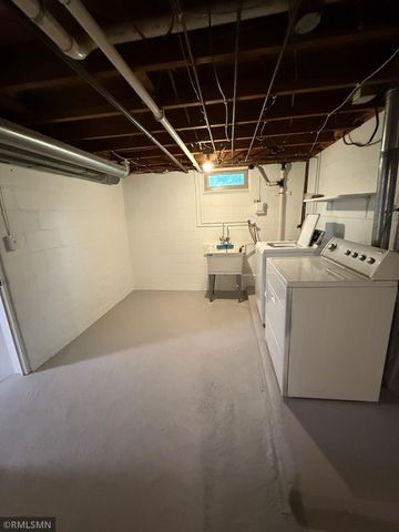 930 Laurel Avenue, Hudson, WI 54016