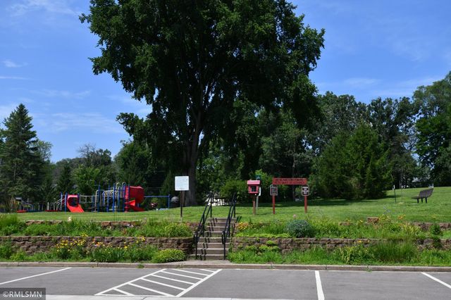 930 Laurel Avenue, Hudson, WI 54016