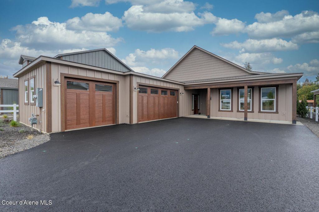 147 Backtrack Rd, Sandpoint, ID 83864