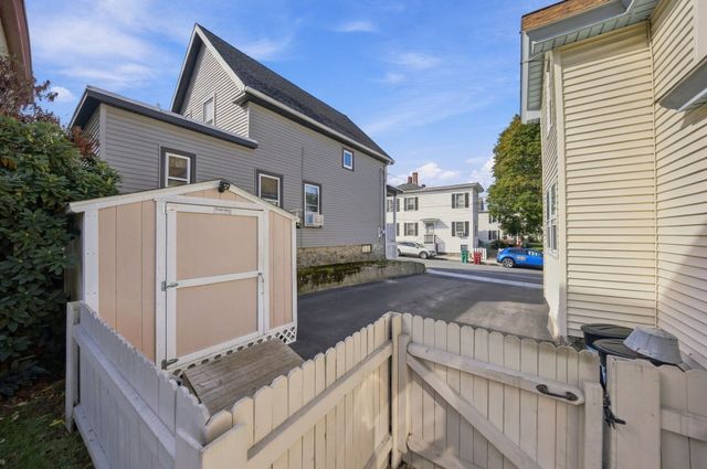 15 Otis St, Lowell, MA 01852