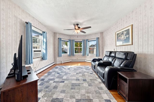 15 Otis St, Lowell, MA 01852