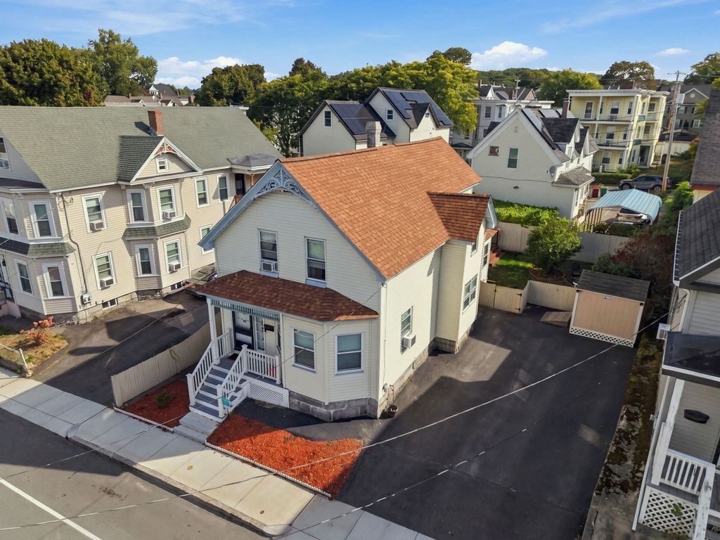 15 Otis St, Lowell, MA 01852