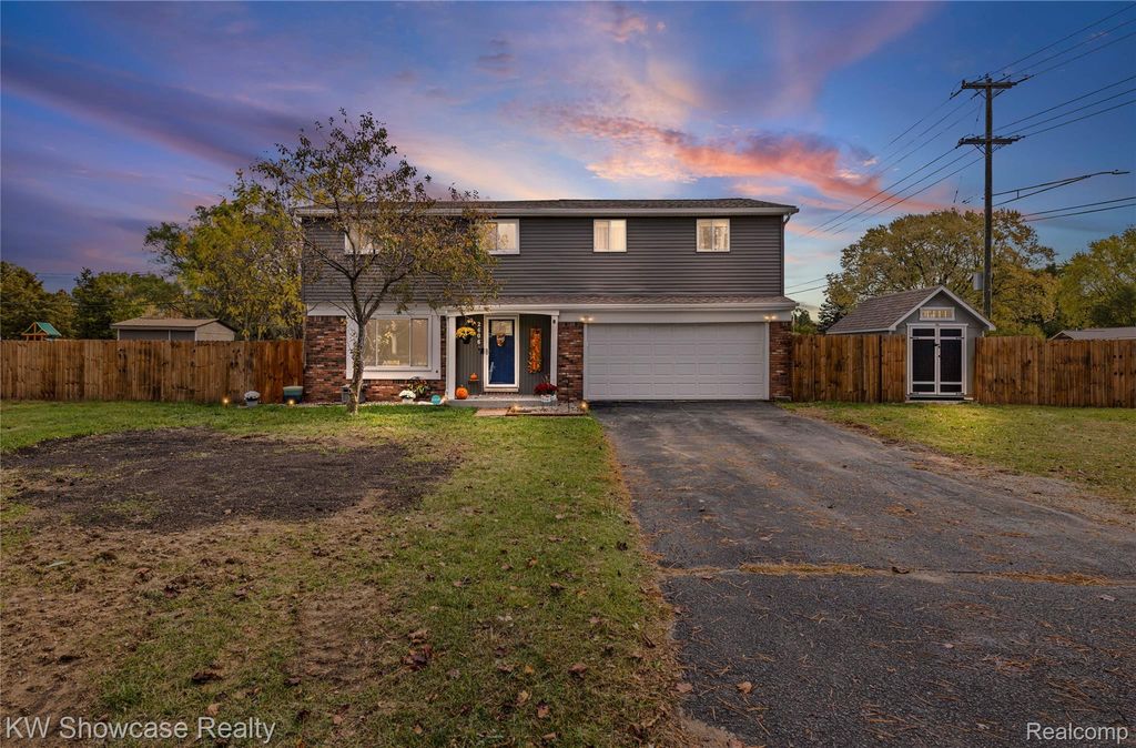 2606 Caterham Drive, Waterford Charter Township, MI 48329