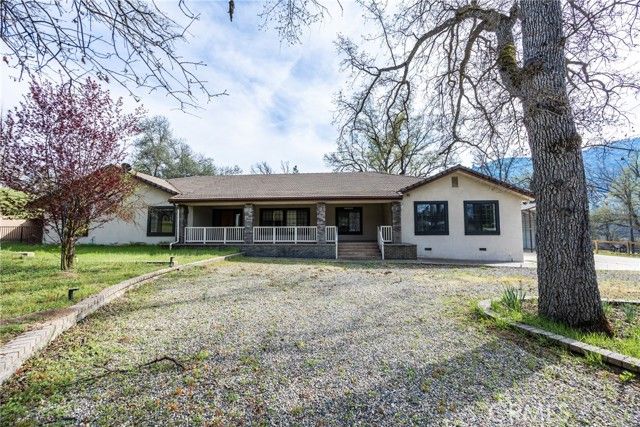 45344 S Oakview, Oakhurst, CA 93644