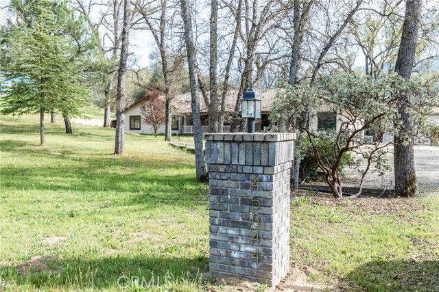 45344 S Oakview, Oakhurst, CA 93644