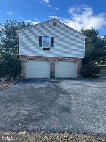 14 CAROL LN, Quarryville, PA 17566