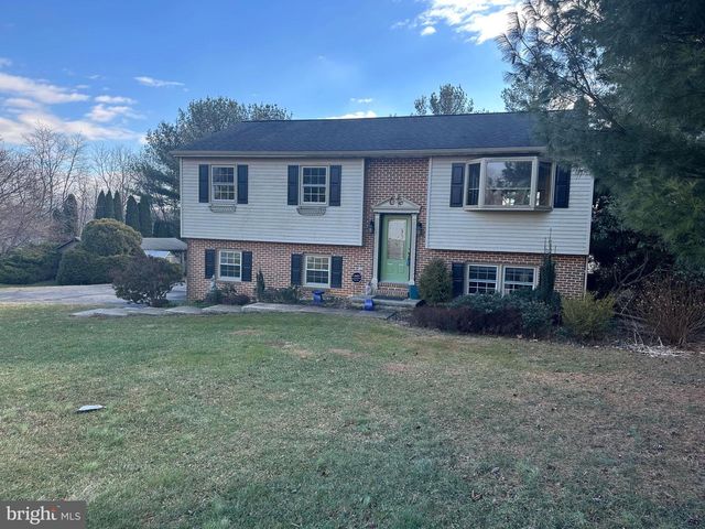 14 CAROL LN, Quarryville, PA 17566