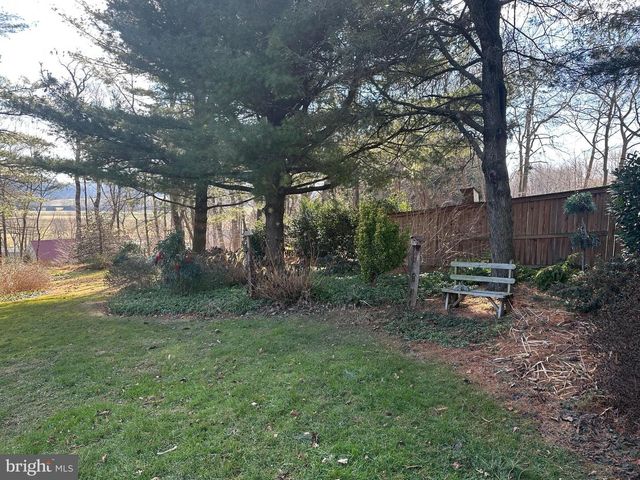 14 CAROL LN, Quarryville, PA 17566