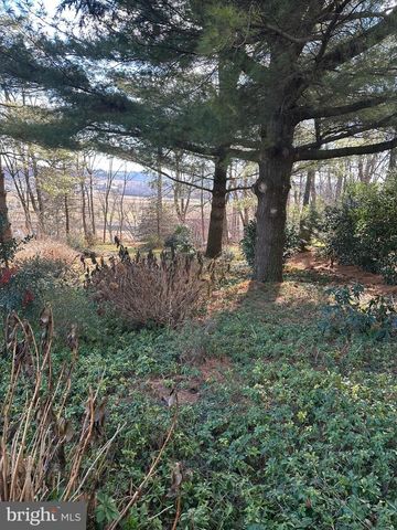 14 CAROL LN, Quarryville, PA 17566