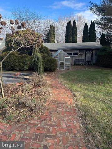 14 CAROL LN, Quarryville, PA 17566