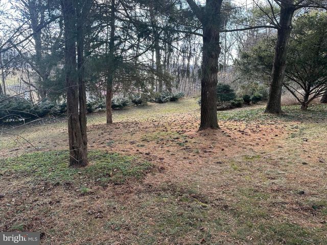 14 CAROL LN, Quarryville, PA 17566