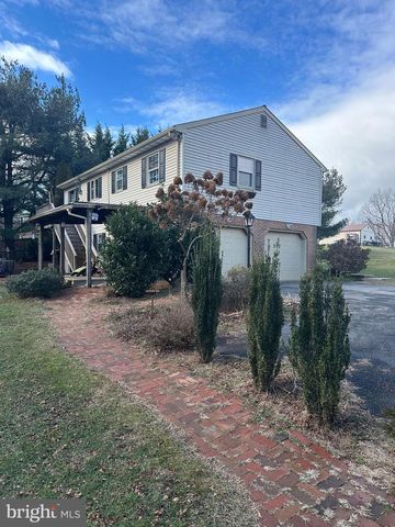 14 CAROL LN, Quarryville, PA 17566