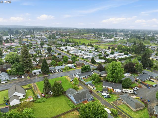 105 Toliver Rd, Molalla, OR 97038