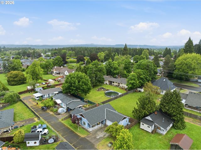 105 Toliver Rd, Molalla, OR 97038