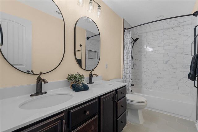 100 Matthews, Kyle, TX 78640