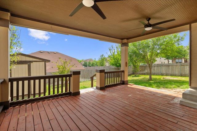 100 Matthews, Kyle, TX 78640