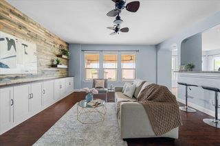 100 Matthews, Kyle, TX 78640