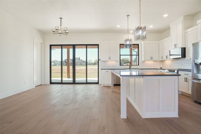 207 Stuart Street, Paradise, TX 76073