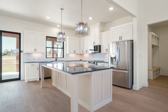 207 Stuart Street, Paradise, TX 76073