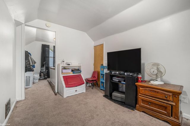 22076 Tuscany Avenue, Eastpointe, MI 48021