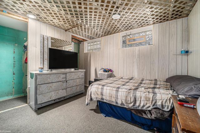 22076 Tuscany Avenue, Eastpointe, MI 48021