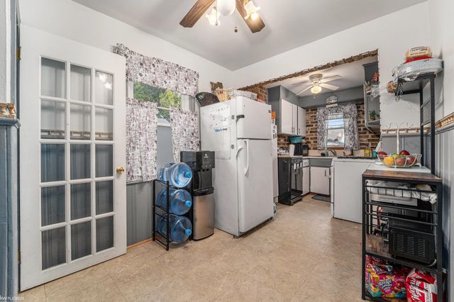 22076 Tuscany Avenue, Eastpointe, MI 48021