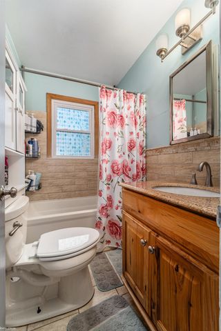 22076 Tuscany Avenue, Eastpointe, MI 48021