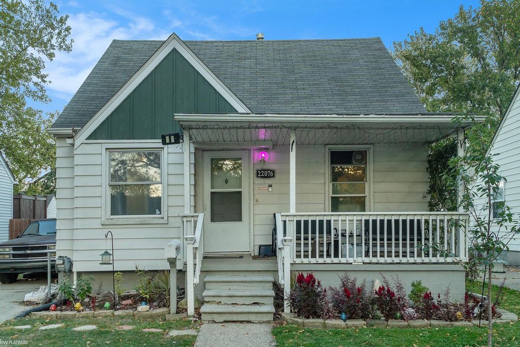 22076 Tuscany Avenue, Eastpointe, MI 48021