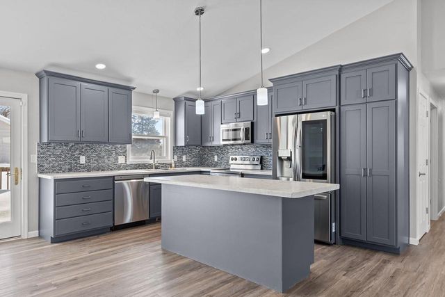 101 OMBRE ROSE DRIVE, Combined Locks, WI 54113