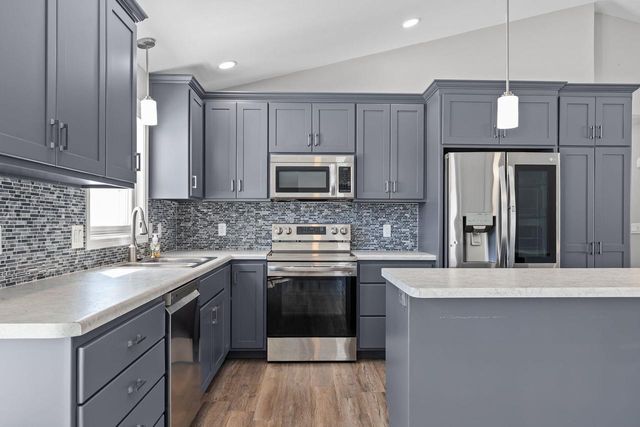 101 OMBRE ROSE DRIVE, Combined Locks, WI 54113