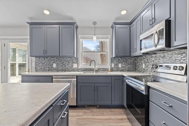 101 OMBRE ROSE DRIVE, Combined Locks, WI 54113