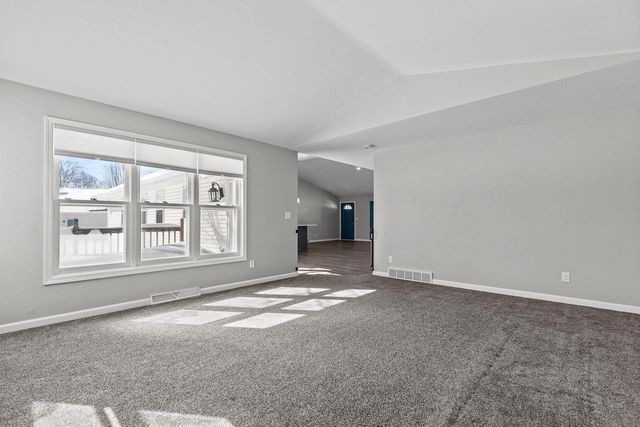 101 OMBRE ROSE DRIVE, Combined Locks, WI 54113