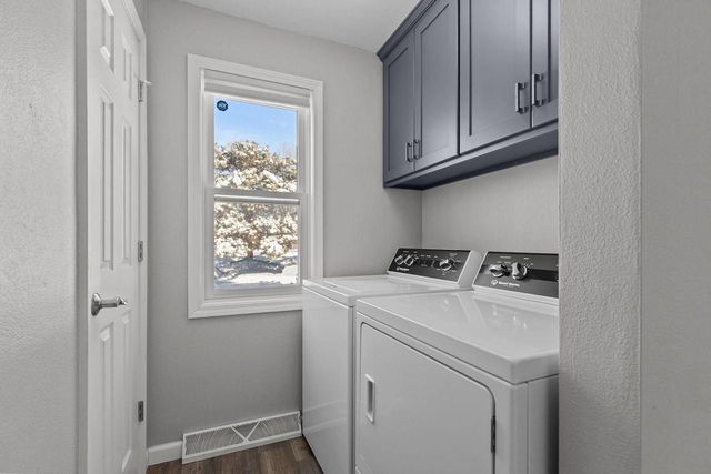 101 OMBRE ROSE DRIVE, Combined Locks, WI 54113